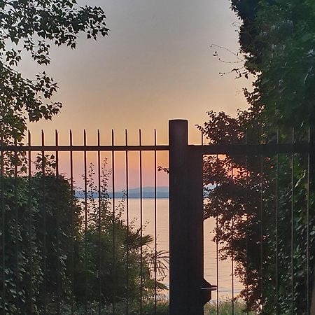 Molo - Residenza Con Accesso Diretto Al Lago Lazise Exterior photo